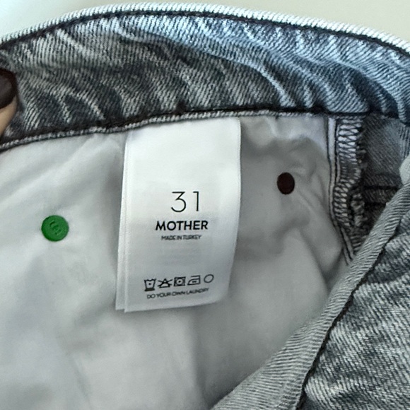 MOTHER Denim Snacks! The Side Dish Cargo Skimp Jeans in Salt & Pepper - Picture 10 of 10